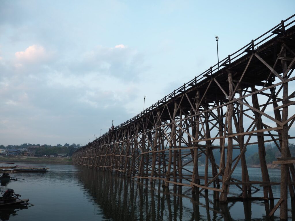 世界第2位の木造橋：モンブリッジ